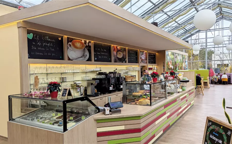 Theke im Café Gartenglück